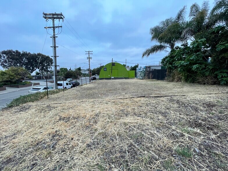 32nd St at Imperial Ave, San Diego, CA à vendre - Photo de l’immeuble – Image 3 sur 12