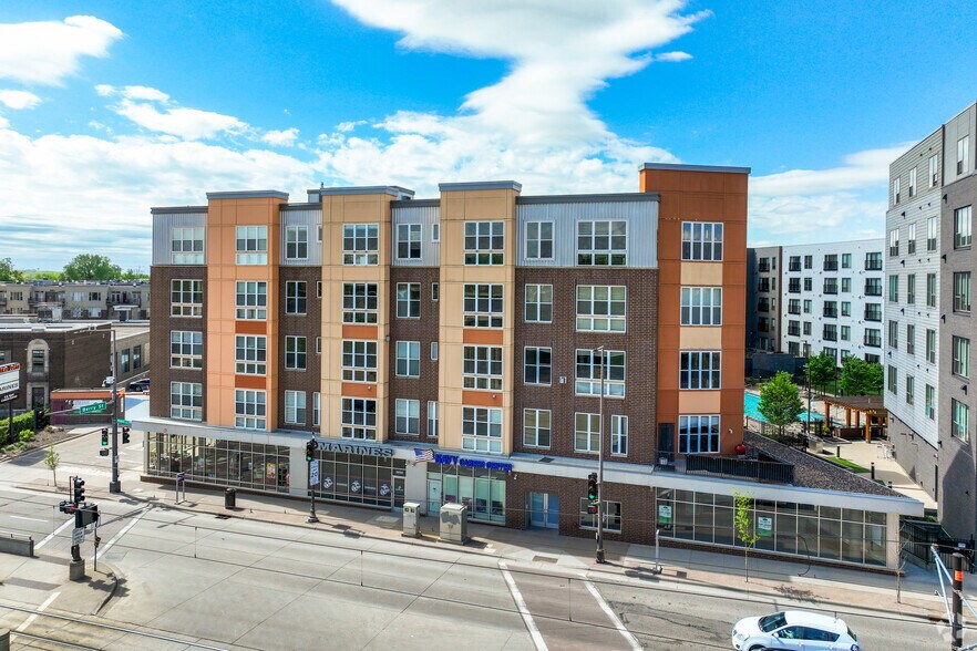 2650 University Ave W, Saint Paul, MN à louer - Photo de l’immeuble – Image 1 sur 11