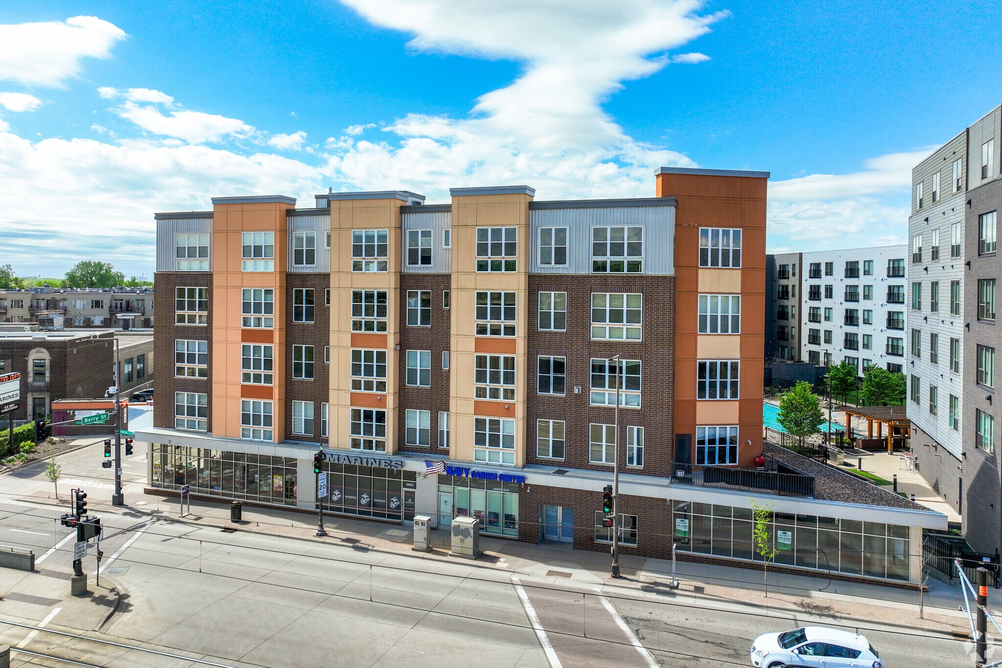 2650 University Ave W, Saint Paul, MN à louer Photo de l’immeuble– Image 1 sur 12