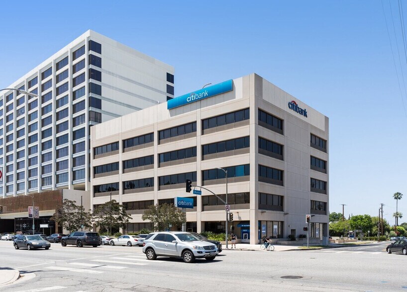 16601 Ventura Blvd, Encino, CA à vendre - Photo de l’immeuble – Image 2 sur 17