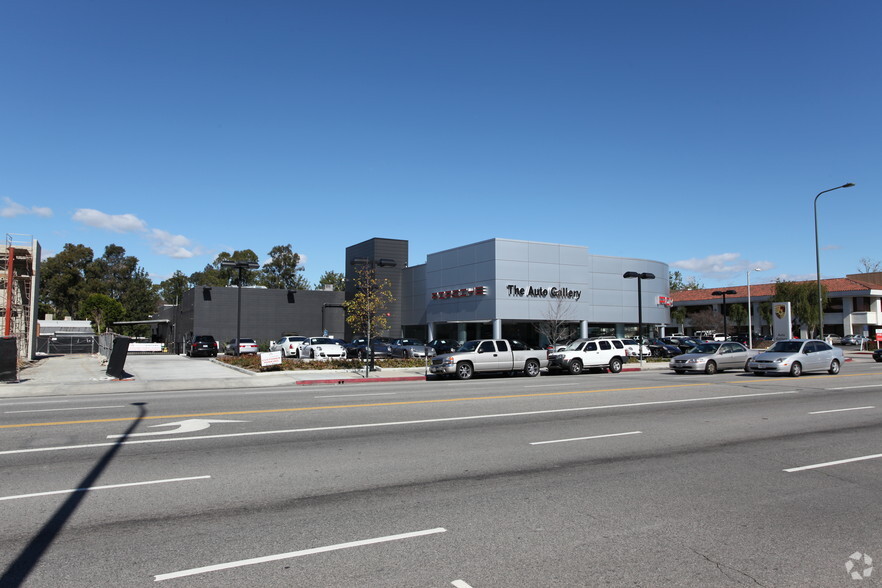21301 Ventura Blvd, Woodland Hills, CA à louer - Photo de l’immeuble – Image 2 sur 2