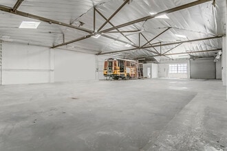 14117-14123 Bessemer St, Van Nuys, CA à vendre Photo intérieure– Image 2 sur 12