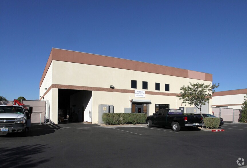 3475 W Lake Mead Blvd, North Las Vegas, NV à louer - Photo principale – Image 3 sur 7