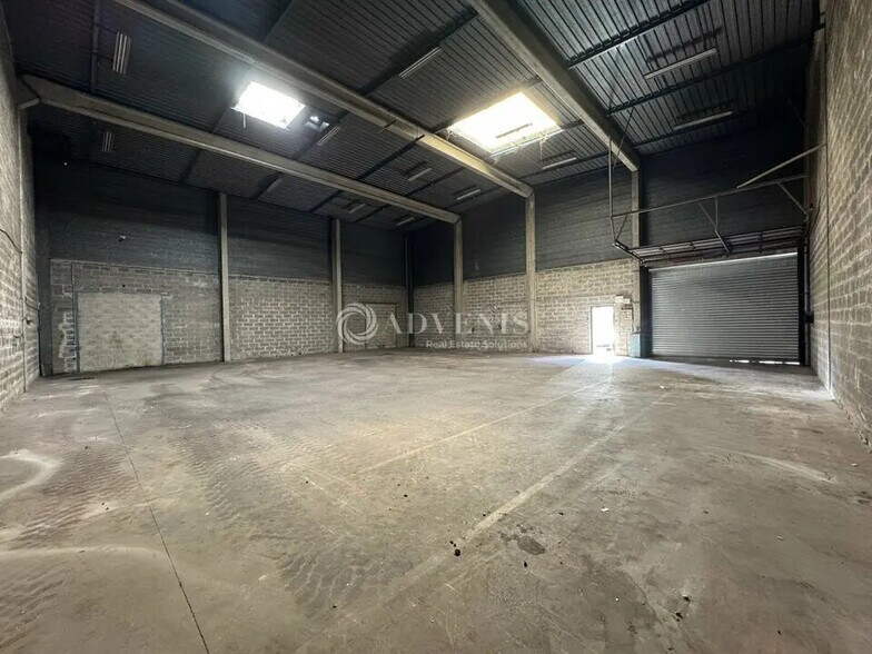 Local d’activités dans Le Blanc-Mesnil à louer - Photo de l’immeuble – Image 1 sur 6