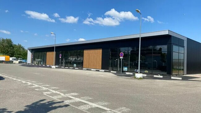 Plus de détails pour Local commercial à vendre