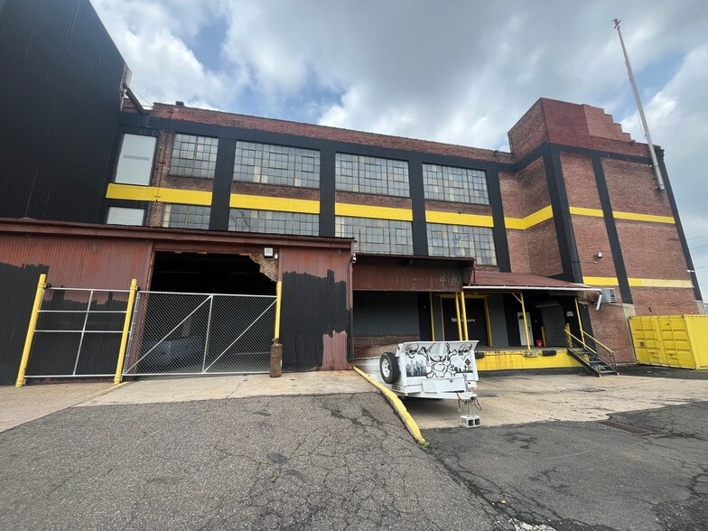 1850 E Sedgley Ave, Philadelphia, PA à vendre - Photo de l’immeuble – Image 3 sur 16