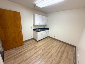 3100 Dutton Ave, Santa Rosa, CA à louer Photo intérieure– Image 1 sur 6