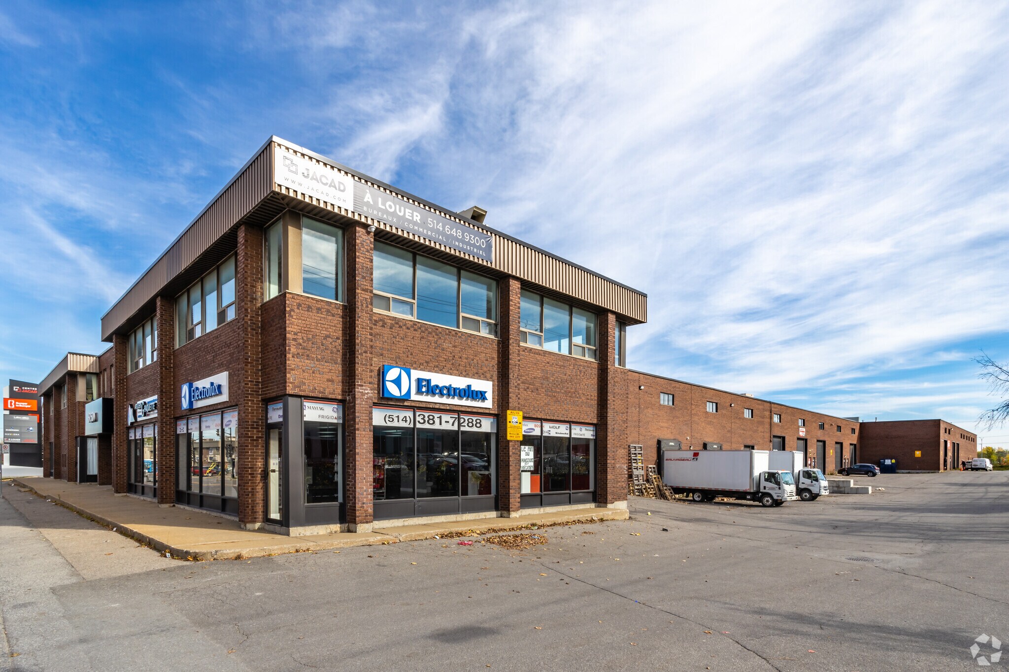 6742-6846 Rue Jarry E, Montréal, QC à louer Photo principale– Image 1 sur 21