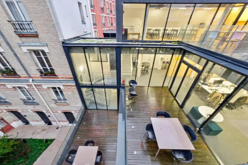 10 Rue Petit, Paris à louer - Photo de l’immeuble – Image 3 sur 18