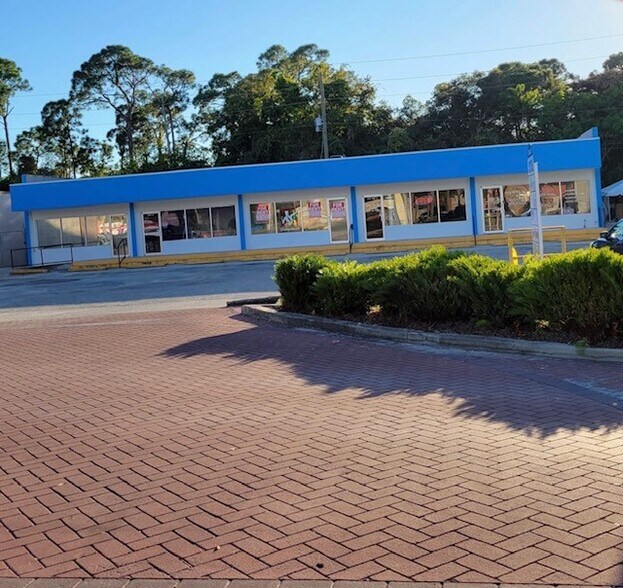 2751 Tamiami Trl, Port Charlotte, FL à louer - Photo principale – Image 1 sur 10