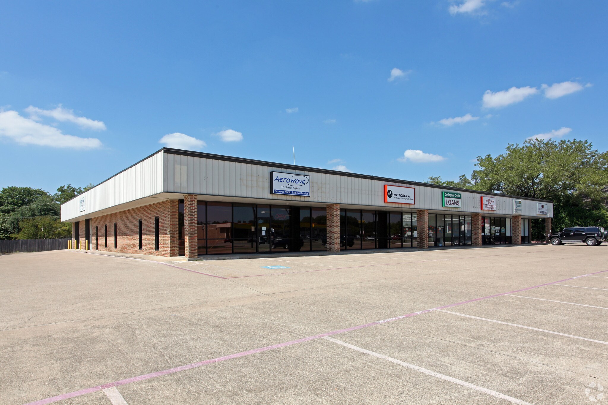 601-607 Ferris Ave, Waxahachie, TX à louer Photo de l’immeuble– Image 1 sur 4
