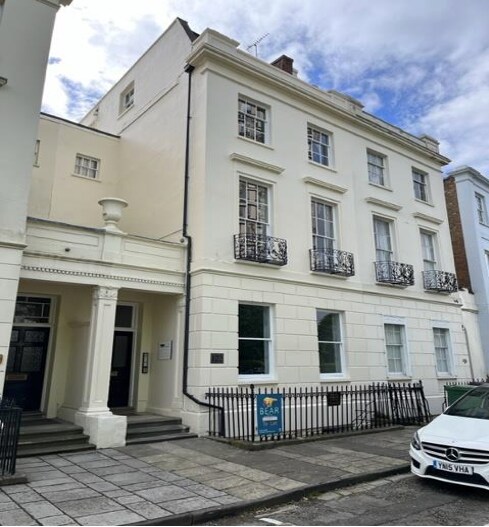122 Bath Rd, Cheltenham à louer - Photo de l’immeuble – Image 1 sur 3