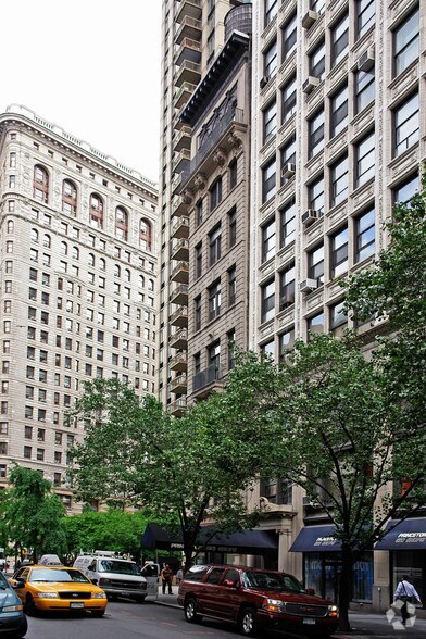 11 E 22nd St, New York, NY à louer - Photo de l’immeuble – Image 3 sur 7