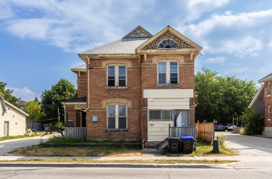 180 First St, Collingwood, Collingwood, ON à vendre - Photo de l’immeuble – Image 3 sur 12