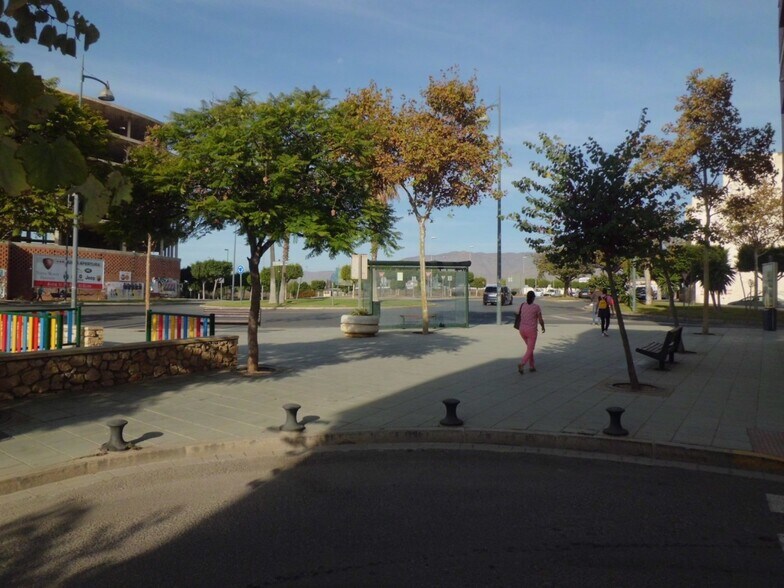 Local commercial dans El Ejido, Almería à louer - Photo de l’immeuble – Image 3 sur 3