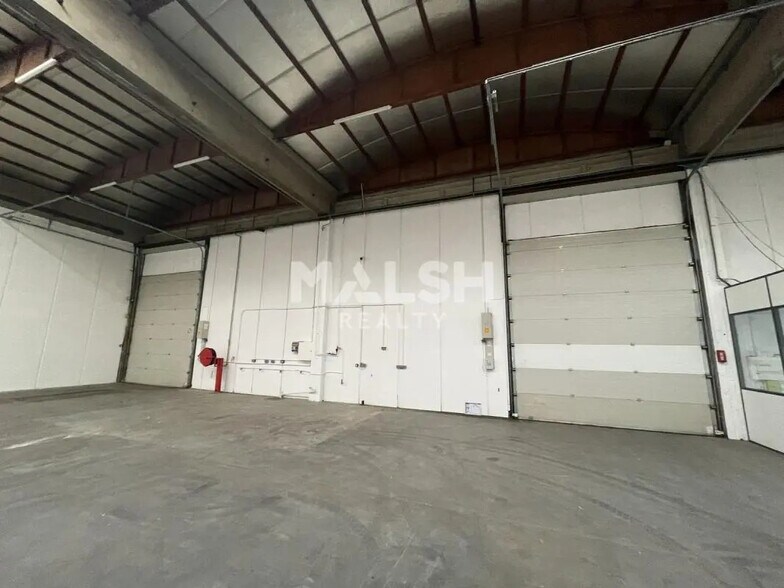 Bureau dans Saint-Priest à louer - Photo de l’immeuble – Image 2 sur 24