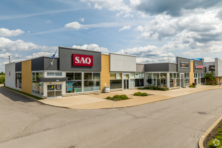250-400 Montée Des Pionniers, Terrebonne, QC à louer - Photo principale – Image 1 sur 7
