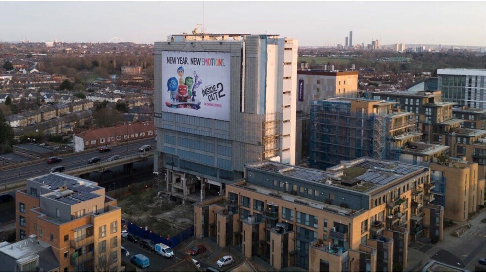 Great West Rd, Brentford à vendre - Photo de l’immeuble – Image 2 sur 3