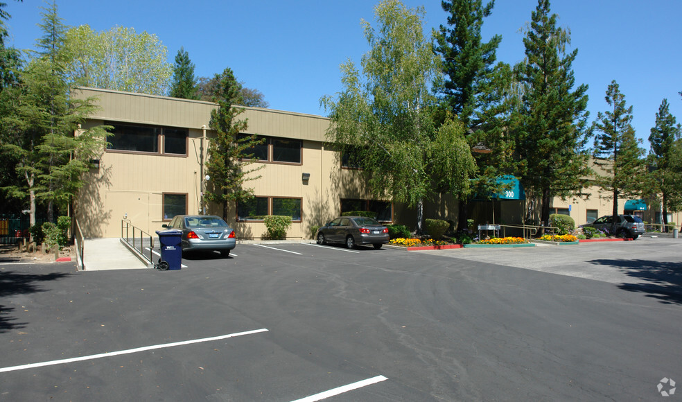 300 El Pueblo Rd, Scotts Valley, CA à louer - Photo principale – Image 1 sur 14
