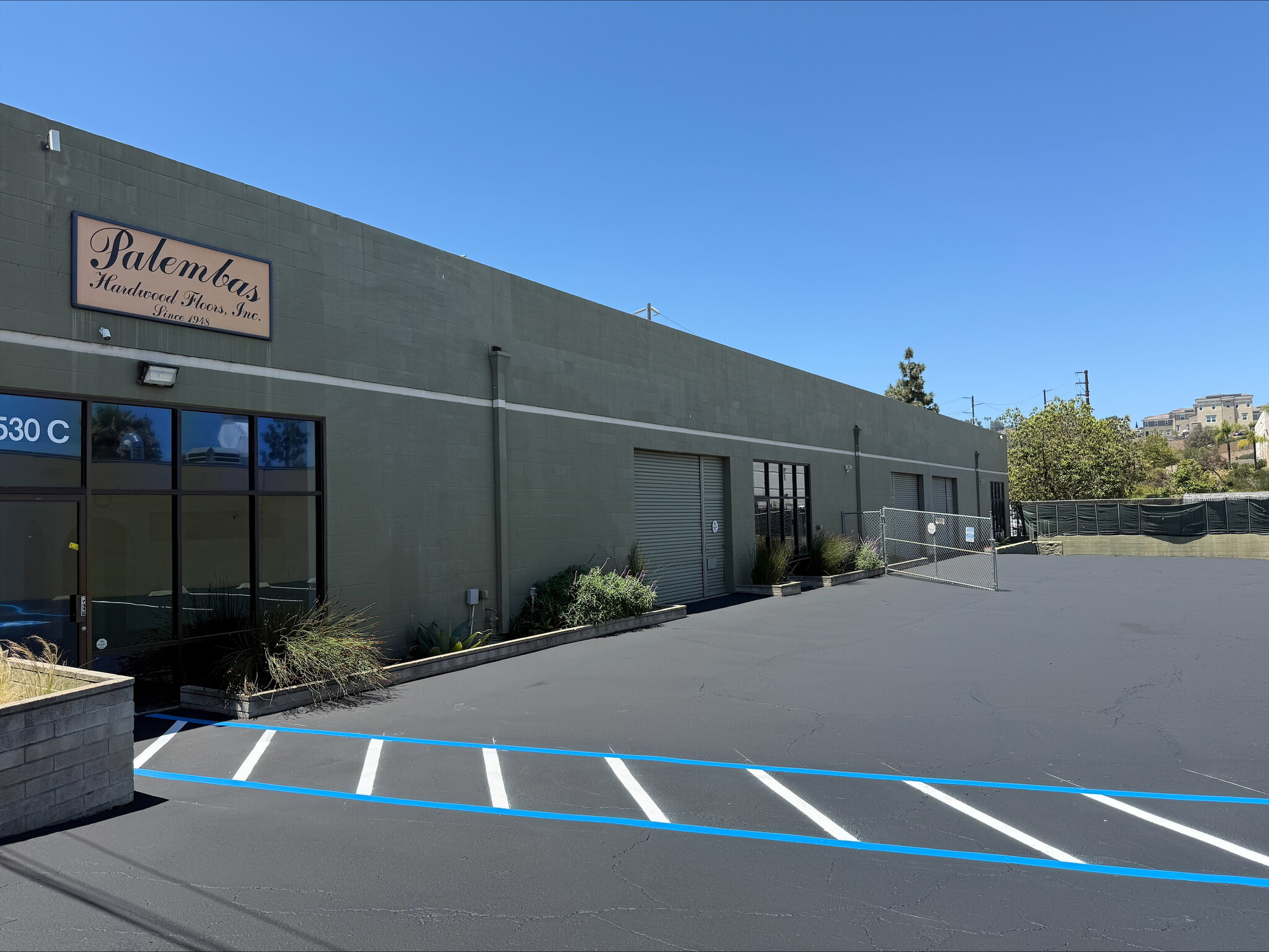 530 Opper St, Escondido, CA à louer Photo de l’immeuble– Image 1 sur 6