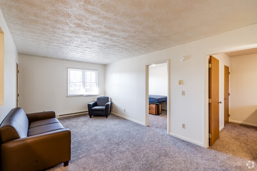 1227 Maple St, Indiana, PA à vendre - Photo intérieure – Image 3 sur 39