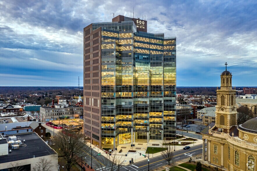500 W 5th St, Winston-Salem, NC à louer - Photo de l’immeuble – Image 2 sur 9