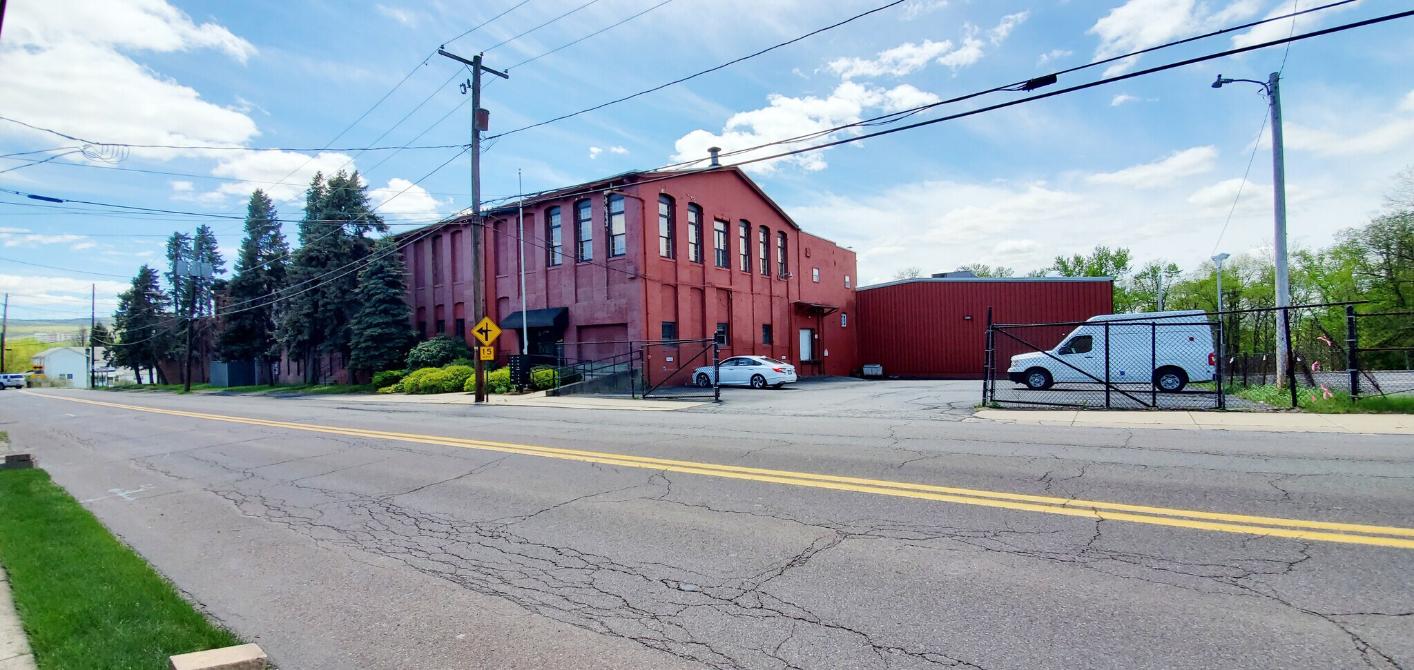75 Stark St, Hudson, PA à vendre Photo de l’immeuble– Image 1 sur 23