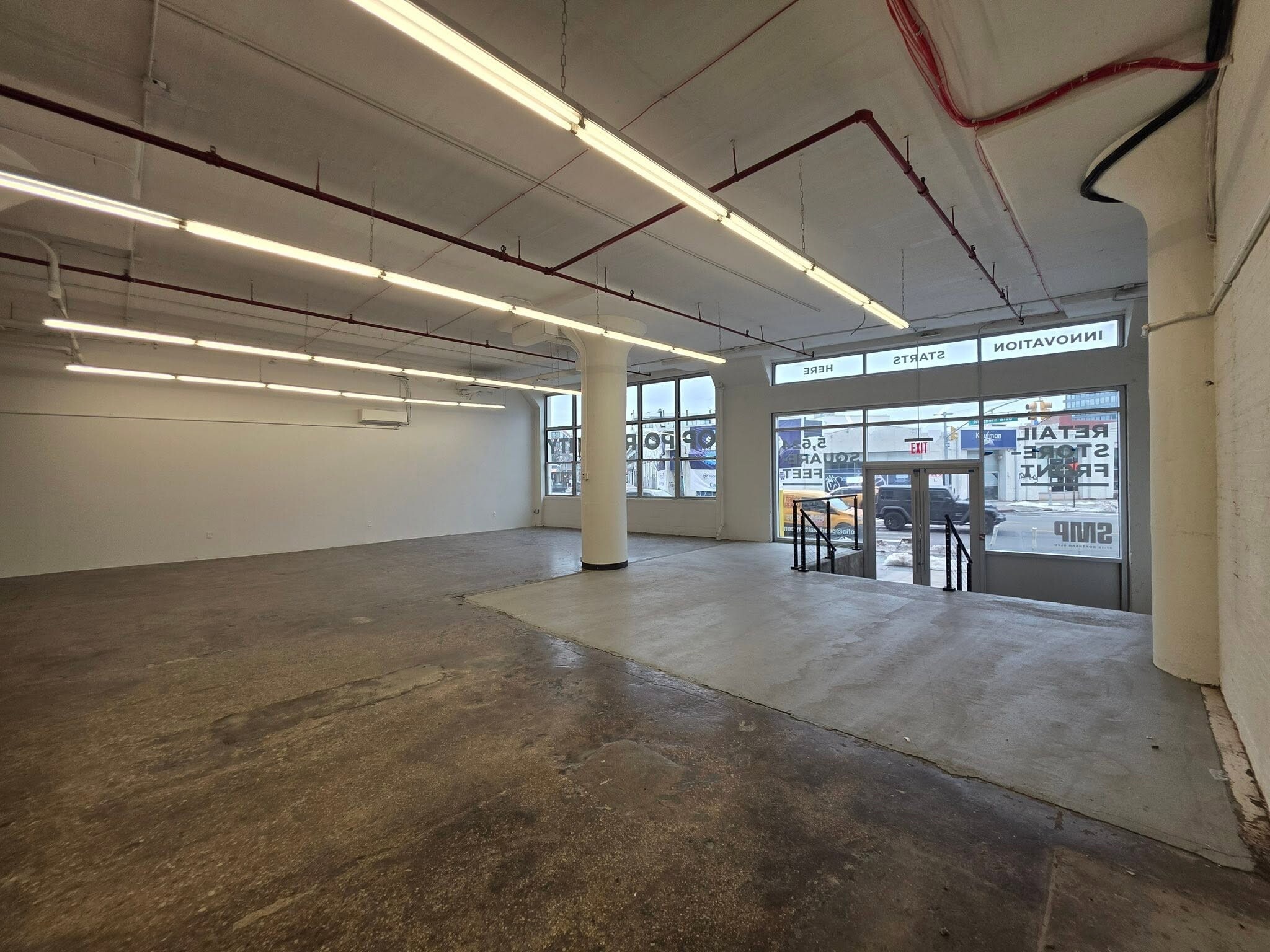37-20 Northern Boulevard Blvd, Long Island City, NY à louer Photo intérieure– Image 1 sur 4