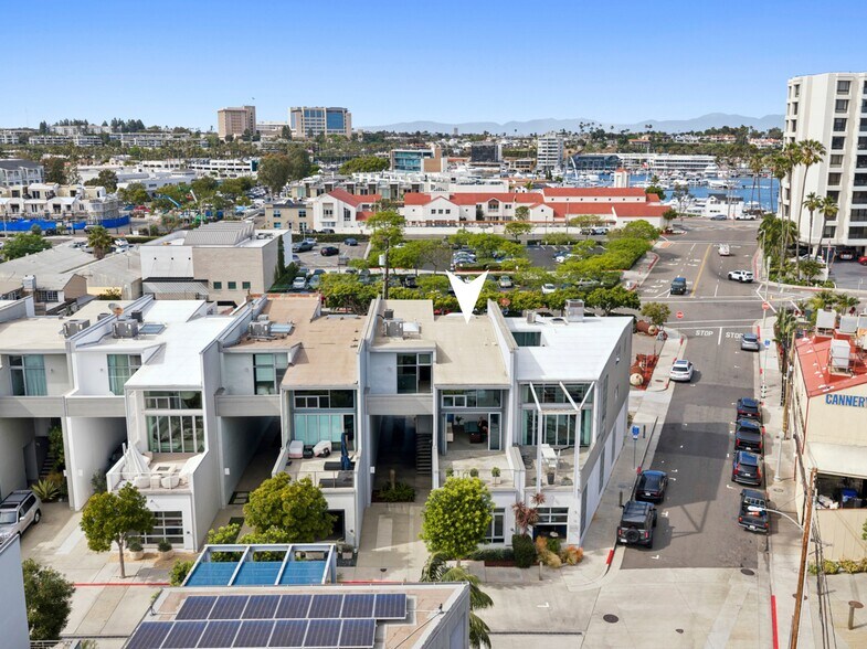 517 30th St, Newport Beach, CA à vendre - Photo principale – Image 1 sur 15