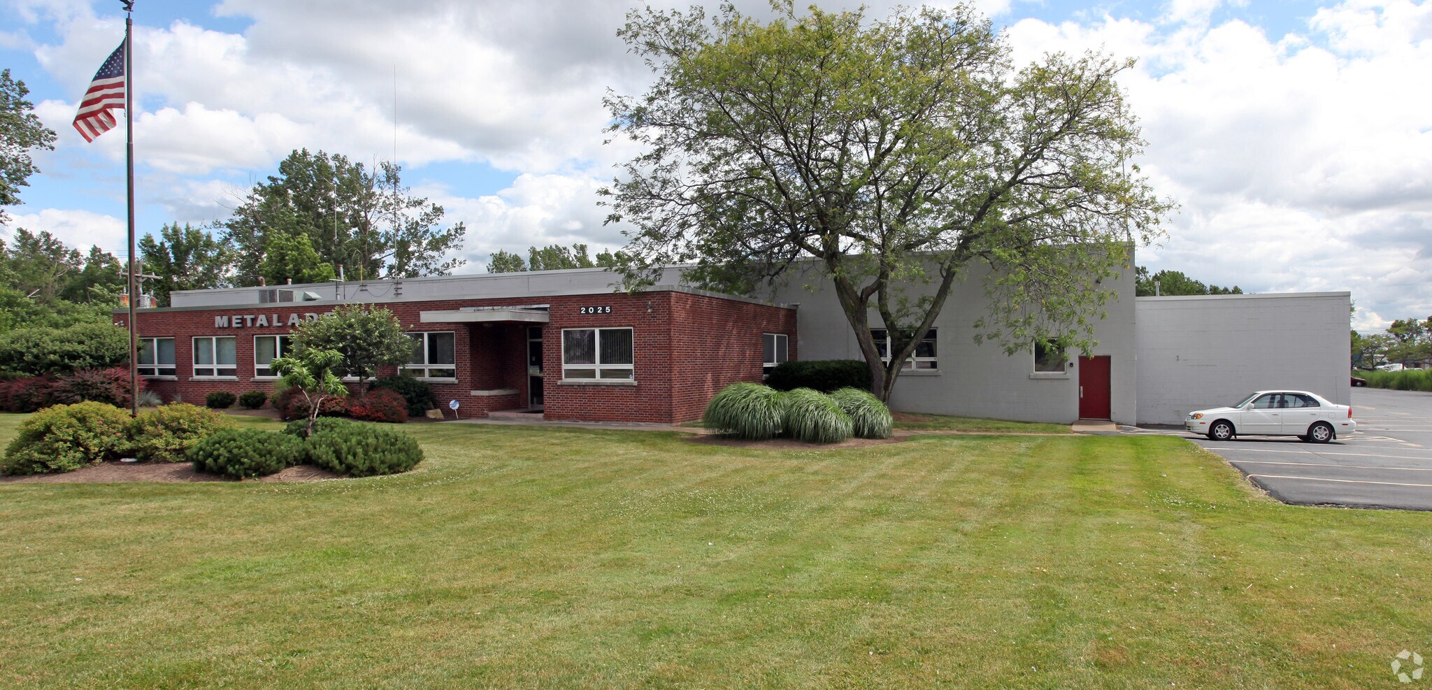 2025 Brighton Henrietta Town Line Rd, Rochester, NY à louer Photo principale– Image 1 sur 57