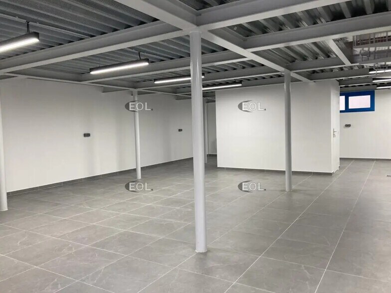 Local d’activités dans Choisy-le-Roi à louer - Photo de l’immeuble – Image 3 sur 7