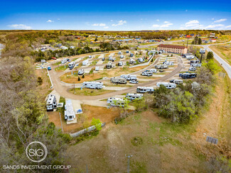Plus de détails pour 219 W Flint Hills Blvd, Junction City, KS - Logement à vendre