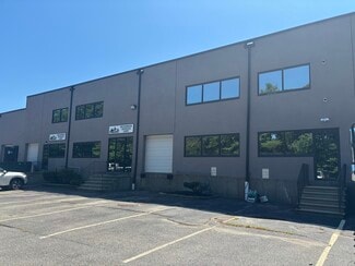 Plus de détails pour 35 Corporate Park Dr, Pembroke, MA - Industriel/Logistique à louer