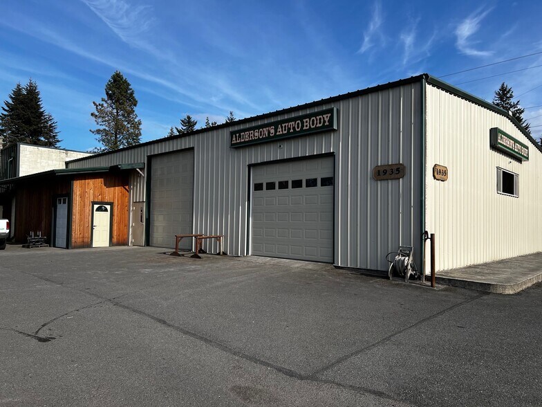 1935 W Edgewood Dr, Port Angeles, WA à vendre - Photo de l’immeuble – Image 2 sur 13
