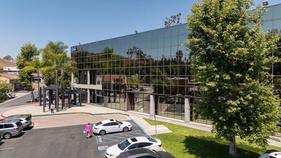 556 N Diamond Bar Blvd, Diamond Bar, CA à vendre - Photo de l’immeuble – Image 3 sur 14