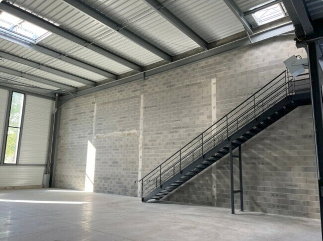 Plus de détails pour 25 Rue Des Usines, Fenouillet - Local d'activités, Industriel/Logistique à louer