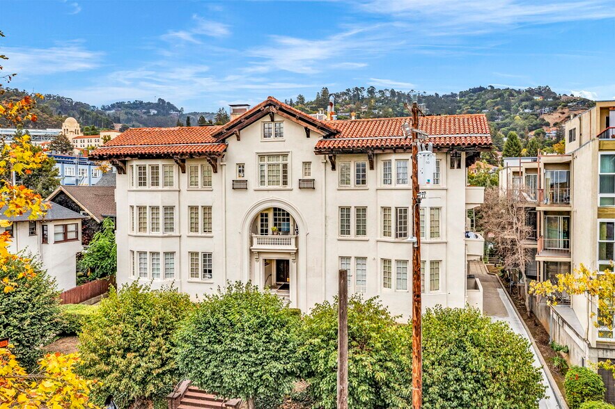 2409 College Ave, Berkeley, CA à vendre - Photo de l’immeuble – Image 2 sur 19