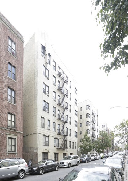 1860 Morris Ave, Bronx, NY à vendre - Photo de l’immeuble – Image 2 sur 4