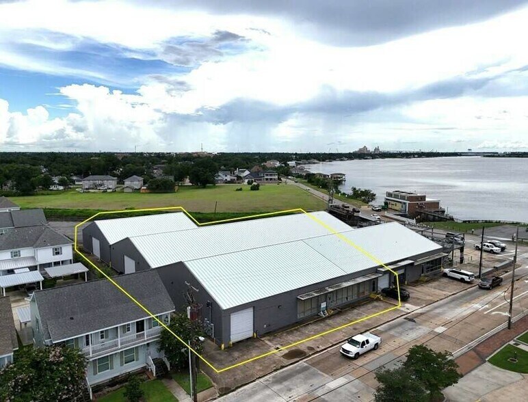 1201 Lakeshore Dr, Lake Charles, LA à louer - Photo de l’immeuble – Image 2 sur 5