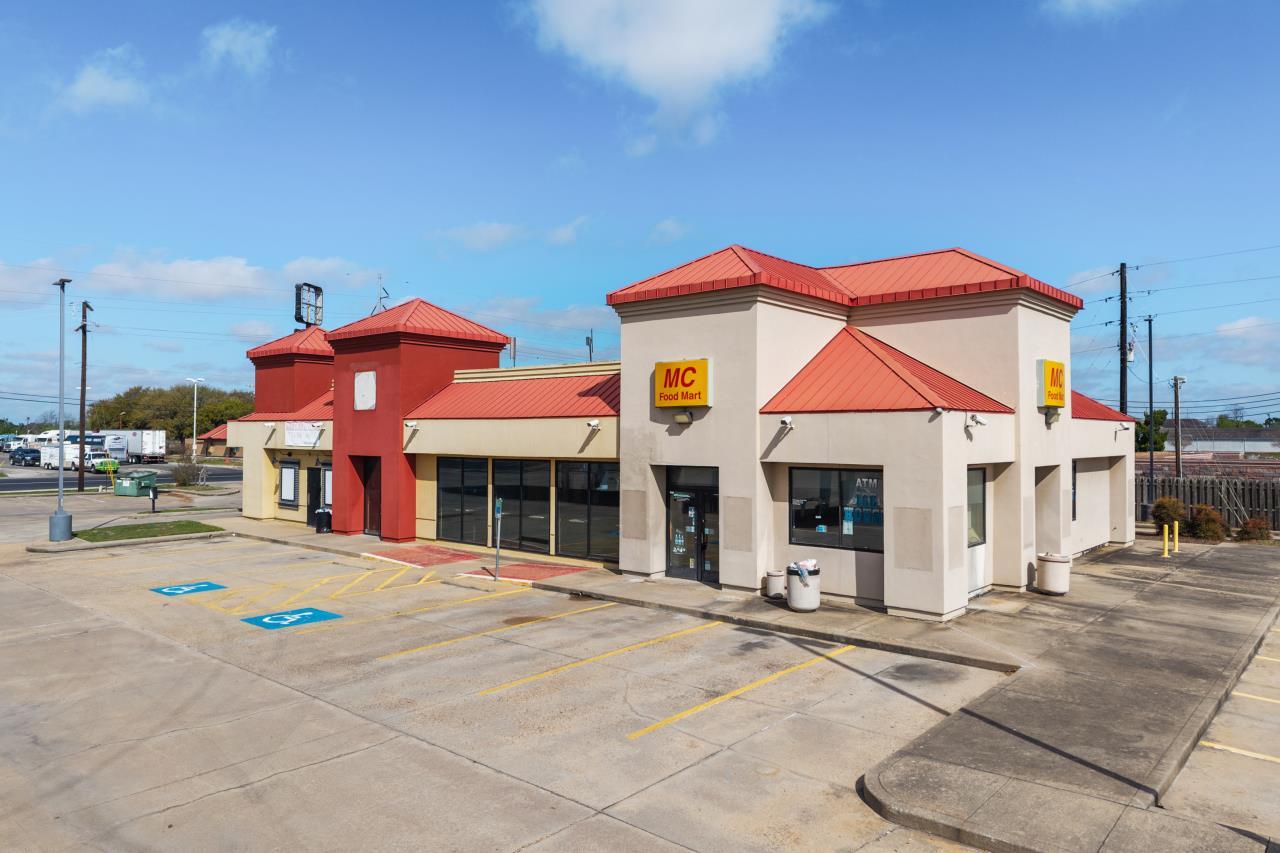 1721 S Mechanic St, El Campo, TX à vendre Photo principale– Image 1 sur 32