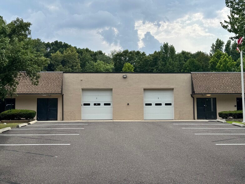 10-16 Democrat Way, Gibbsboro, NJ à louer - Photo de l’immeuble – Image 1 sur 3
