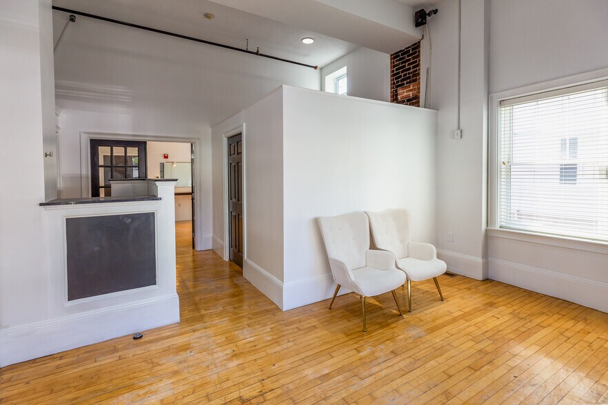310 Court St, Plymouth, MA à vendre - Photo de l’immeuble – Image 3 sur 18