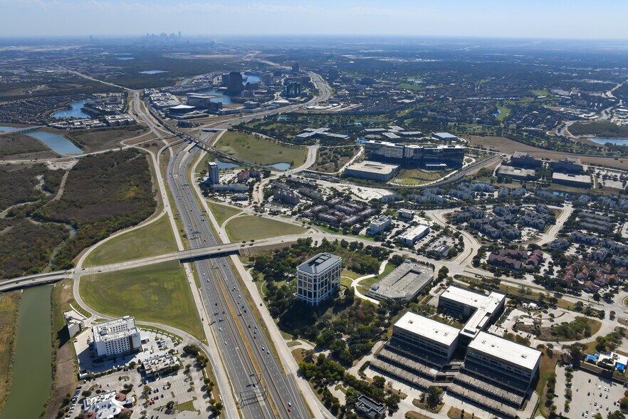750 W John Carpenter Fwy, Irving, TX à louer - Photo de l’immeuble – Image 3 sur 3