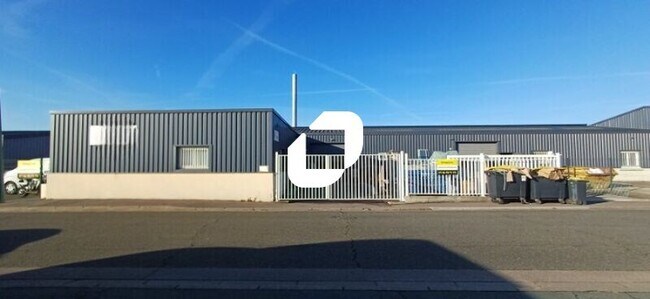 Plus de détails pour Local d'activités à louer