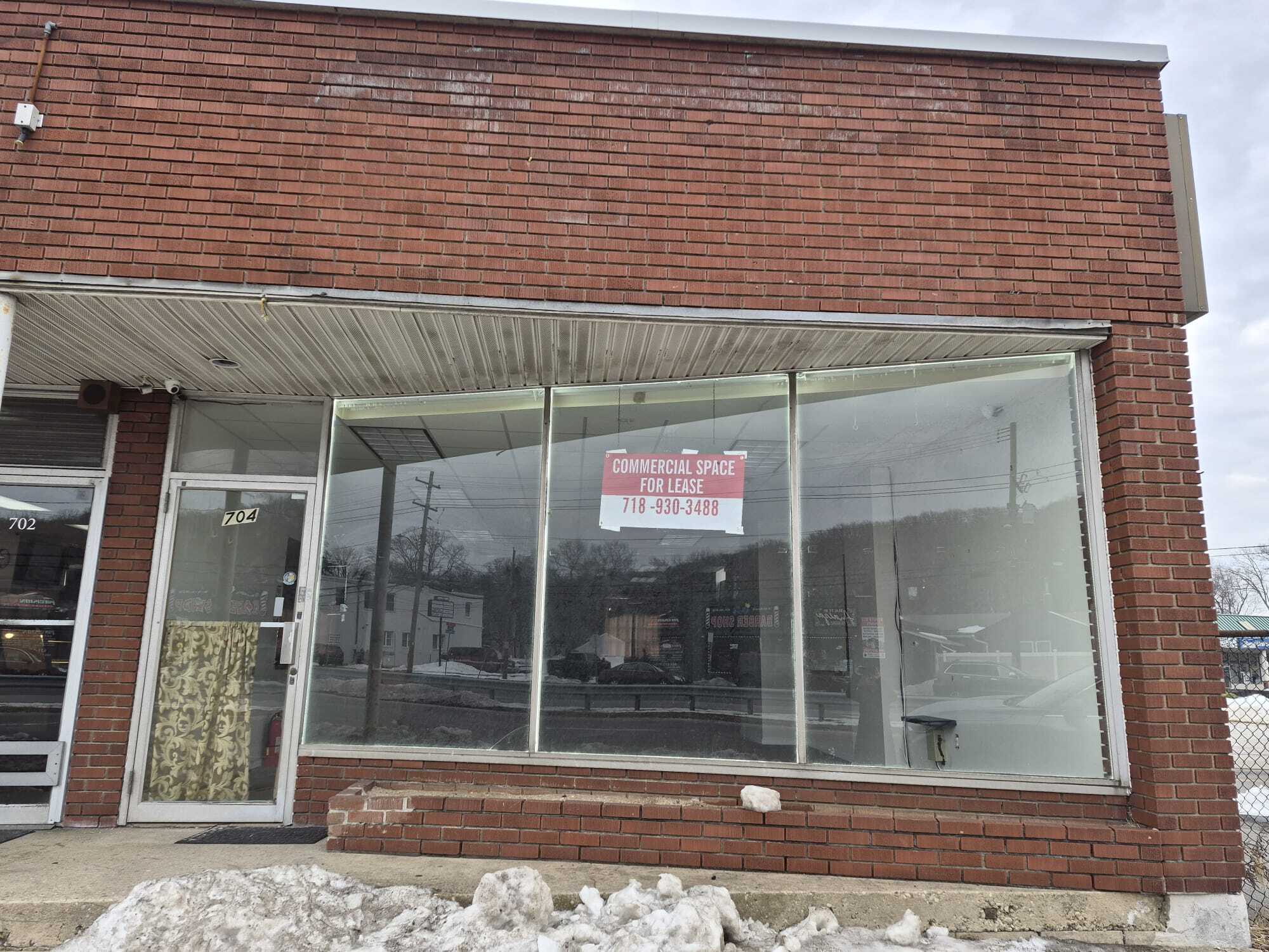 704 Walt Whitman Rd, Melville, NY à louer Photo principale– Image 1 sur 6