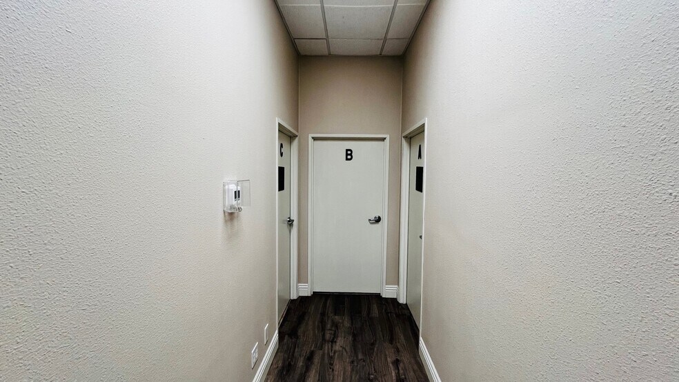 15447 Anacapa Rd, Victorville, CA à louer - Photo intérieure – Image 2 sur 28