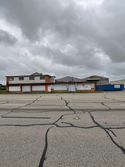 3201 Texas Ave, La Marque, TX à vendre - Photo de l’immeuble – Image 2 sur 75