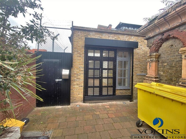 Pump Aly, Brentford à louer - Photo de l’immeuble – Image 3 sur 5