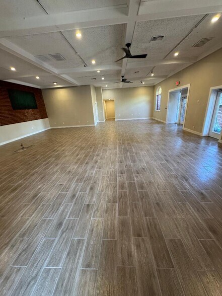 16246-16251 Main St, Guerneville, CA à louer - Photo intérieure – Image 2 sur 4