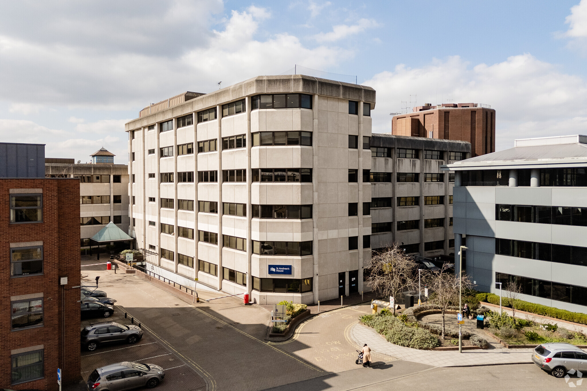 West St, Woking à louer Photo principale– Image 1 sur 3